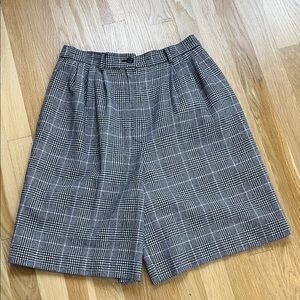 Pendleton vintage black white pink plaid pleated wool highwaisted shorts size 4